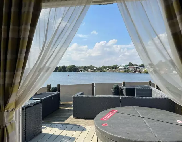 Lake View with Private Hot Tub at Tattershall Lakes