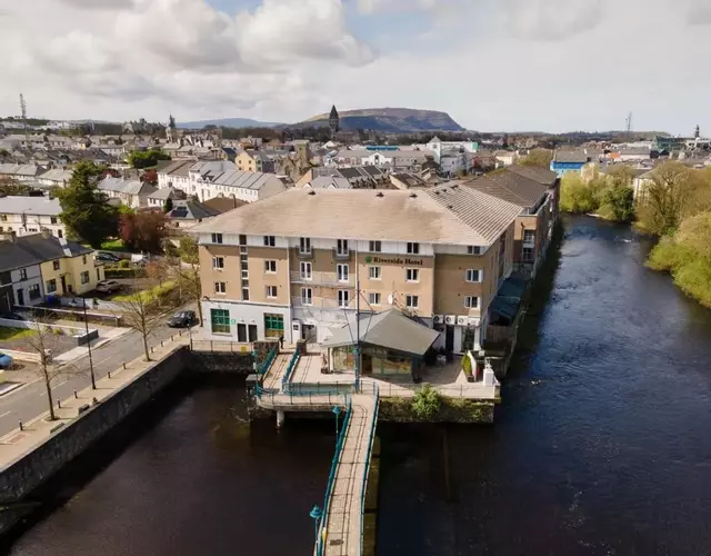 Riverside Hotel