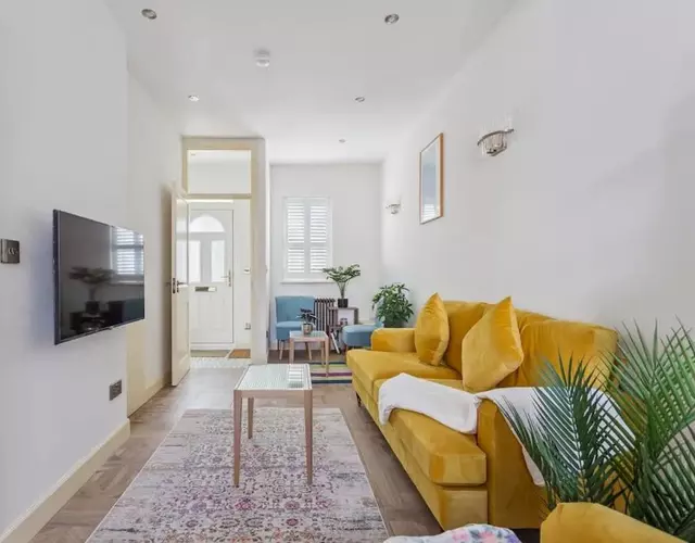 Charming Windsor Cottage, Castle Views, Garden & Walk Everywhere