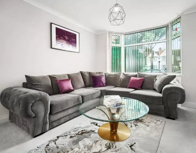 Stylish 3 Bedroom House - Parking - Garden - Pool & Tennis Table - Top Rated - 782S
