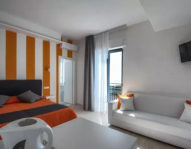 Sunset rooms