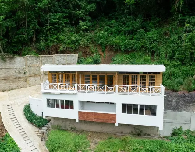 Divine Tropical Oasis