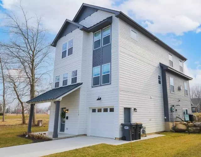 Sail Away South Beach- pool-bike trails-close to beach