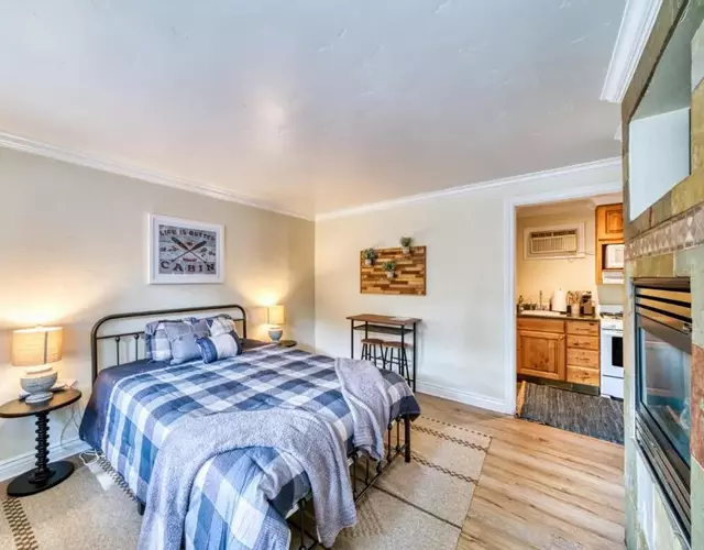 Moose and Maple Lodge