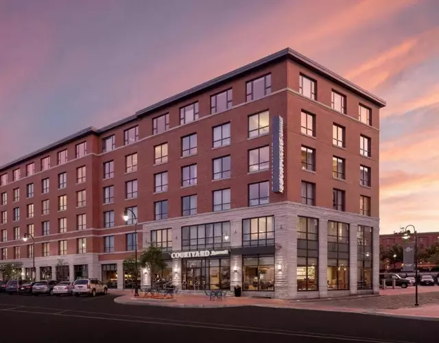 Courtyard by Marriott Portland Downtown/Waterfront