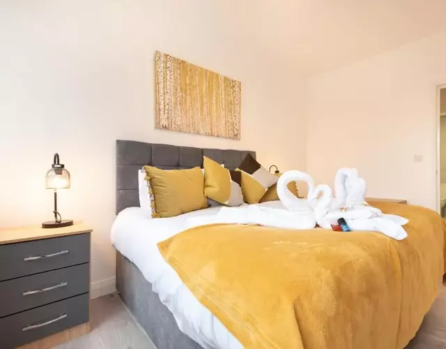 BEST PRICE - Superb Southampton City Apartments, Single Beds or King Size & Sofabed - AMAZING location close to MAYFLOWER THEATRE FREE PARKING