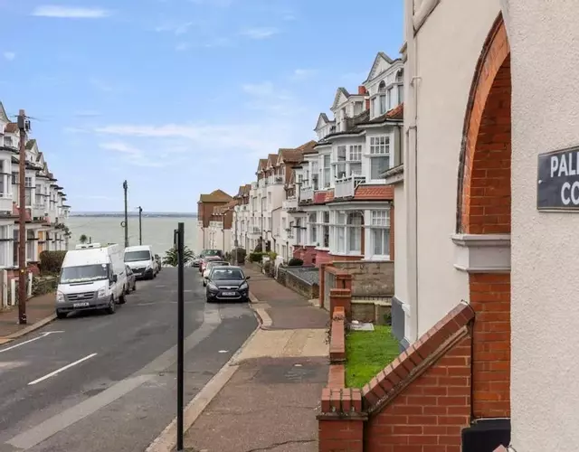Modern 2 Bed Gem Southend on Sea Free parking