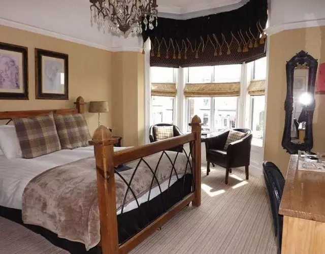 The Ambassador Townhouse