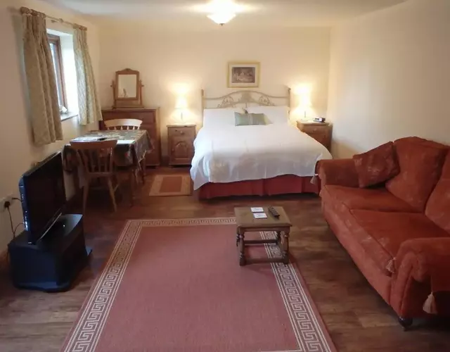 The Courtyard, Laurel Farm