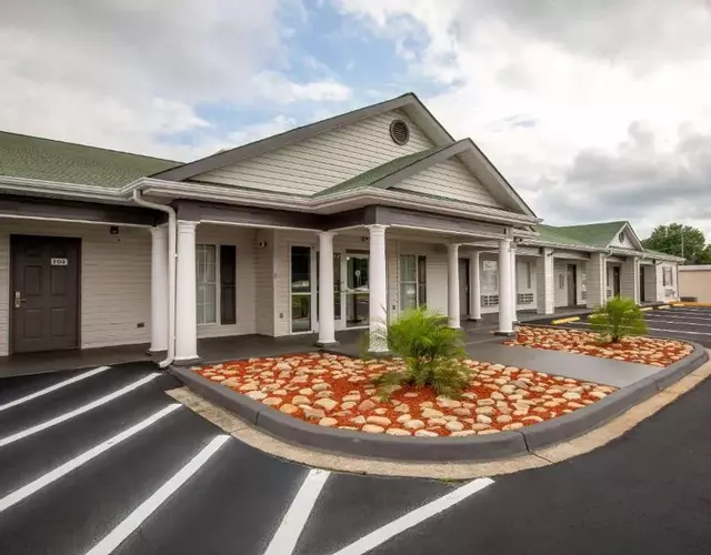 Suburban Studios Spartanburg - I-26