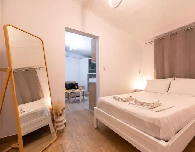 Eden - A Night near Athens Int Arpt