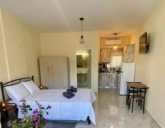 Ivory Escape Apartment - ATH Airport