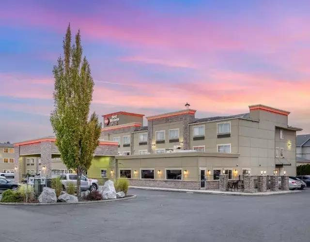 Best Western PLUS Peppertree Airport Inn