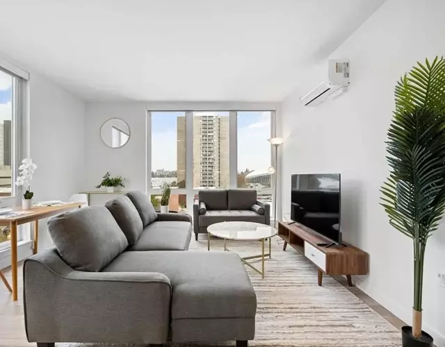 Comfy 1bd1ba Riverside Apt W Queenbdlaundrytv