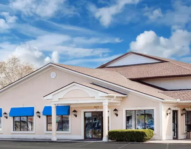 Howard Johnson by Wyndham Niagara Falls