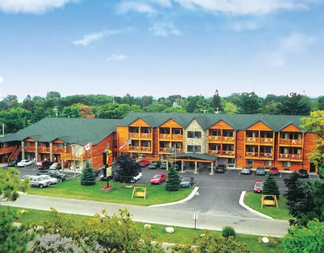 Super 8 by Wyndham Bridgeview of Mackinaw City