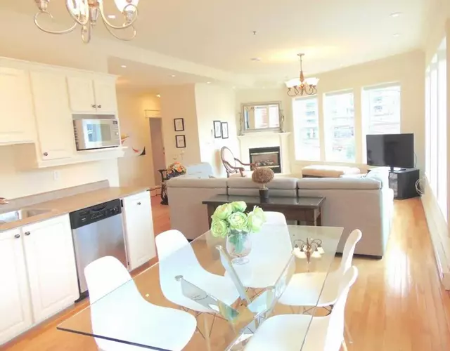 HarbourGate Condos & Studios