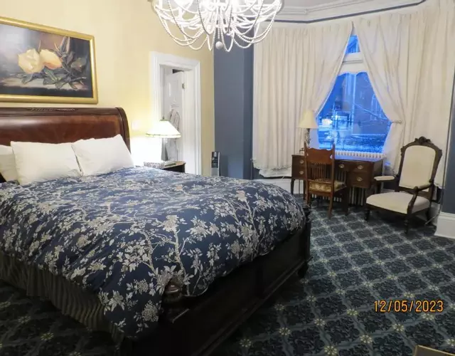 The Roses Heritage Inn