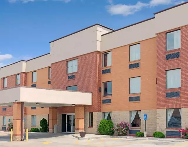 Days Inn by Wyndham Downtown St. Louis