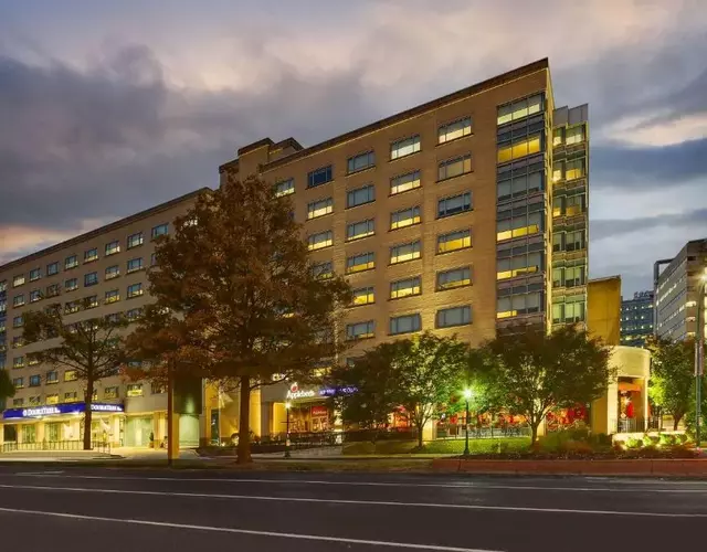 DoubleTree by Hilton St. Louis Forest Park