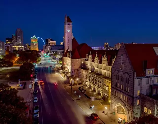 St. Louis Union Station Hotel, Curio Collection by Hilton