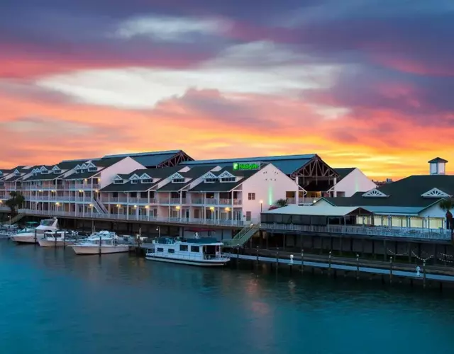 Holiday Inn & Suites Clearwater Beach S-Harbourside