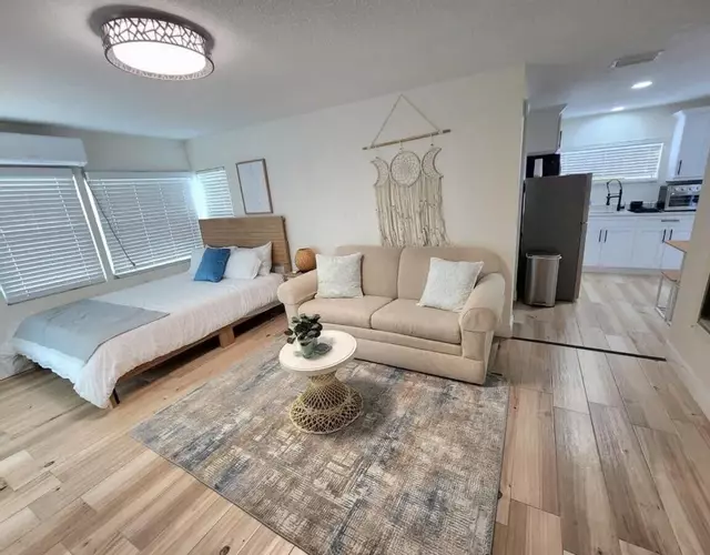 Charming And Cosy, Newly Remodeled St Petersburg