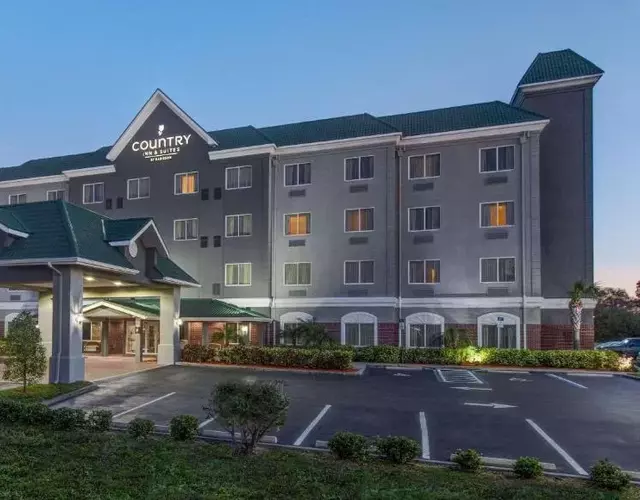 Country Inn & Suites by Radisson, St Petersburg - Clearwater, FL
