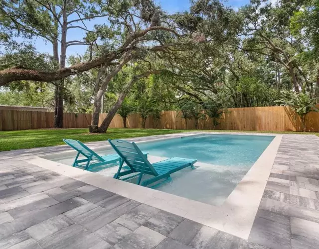 Cater Cove - private pool 1 mile to beach quiet
