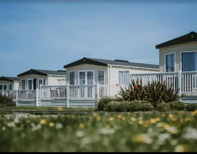 Cornwall Holiday Cabin with Hot tub & Sea view