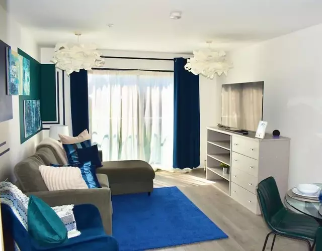 Hemel Apartments - Riverside Retreat