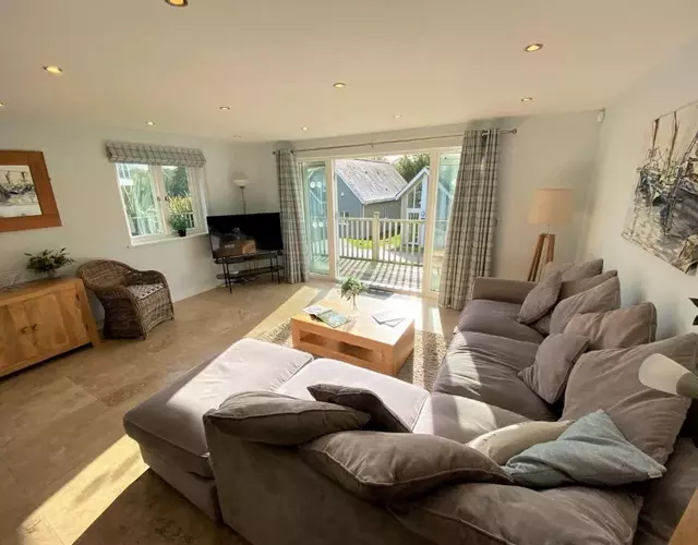 Luxurious 4 Bedroom New England Style Villa - Trewhiddle 29