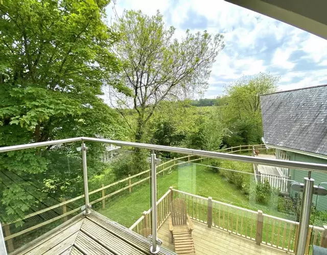 Luxurious 4 Bedroom New England Style Villa - Trewhiddle V11