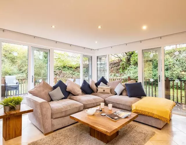 Luxurious 4 Bedroom New England Style Villa - Trewhiddle V16