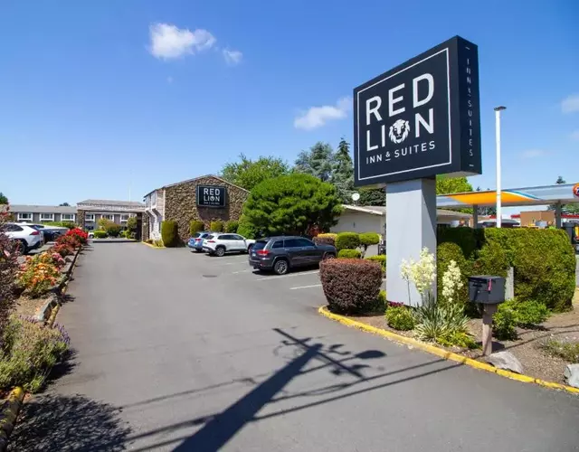 Red Lion Inn & Suites Vancouver