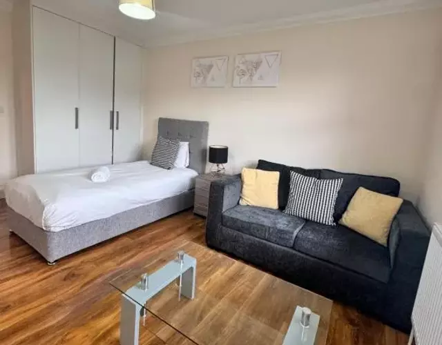 Comfort Heathrow Stay 5 Mins to the Terminal