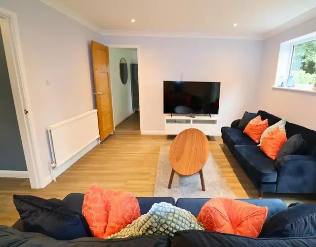 Spacious 5-Bedroom Home with Large Garden in Egham