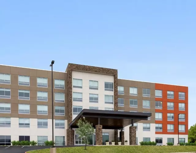 Holiday Inn Express & Suites Waynesboro East
