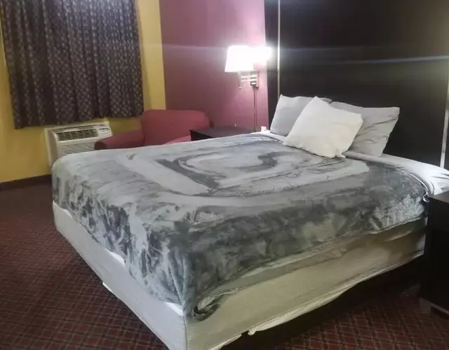 Hotel 2 Queen Beds Hotel Room 208 Wi-Fi Room Booking