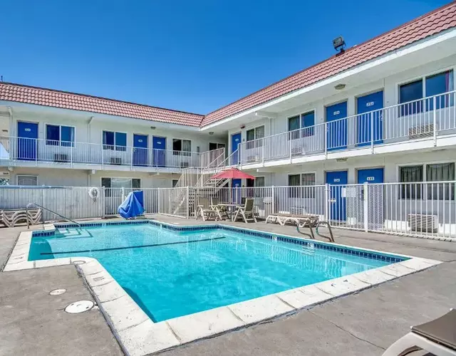 Motel 6-Stockton, CA - Charter Way West