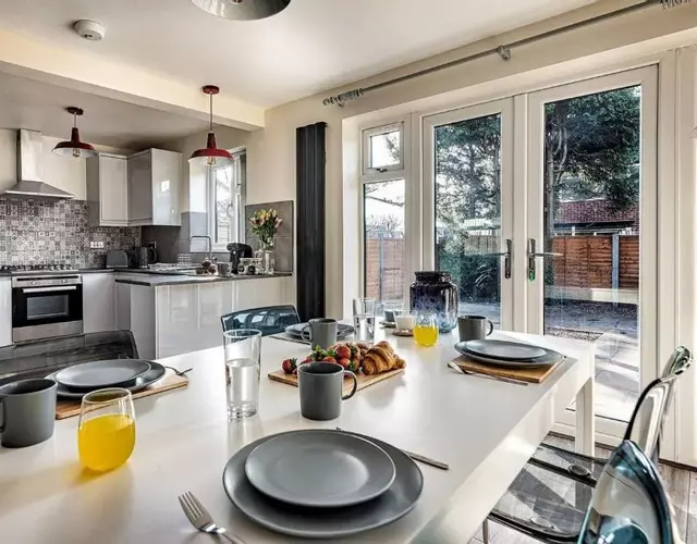 Dudley-hospital-3bed-parking-long Stay-contractor