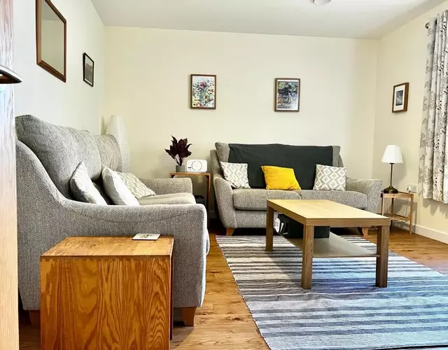Central Spacious 2 Bed 2 Bath, Free WiFi & Parking, Park View