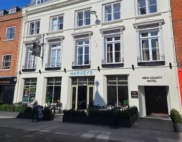 New County Hotel & Serviced Apartments by RoomsBooked