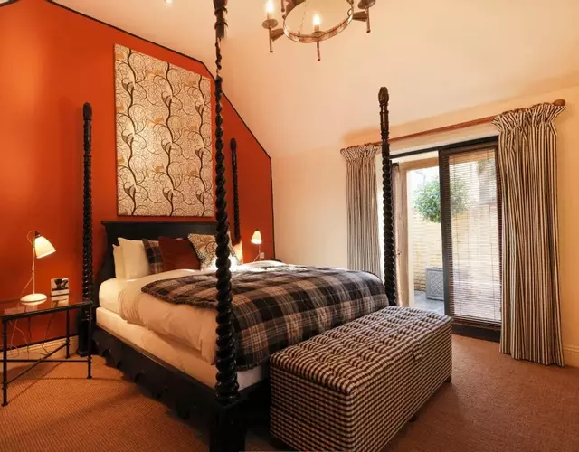 The Hare & Hounds Hotel
