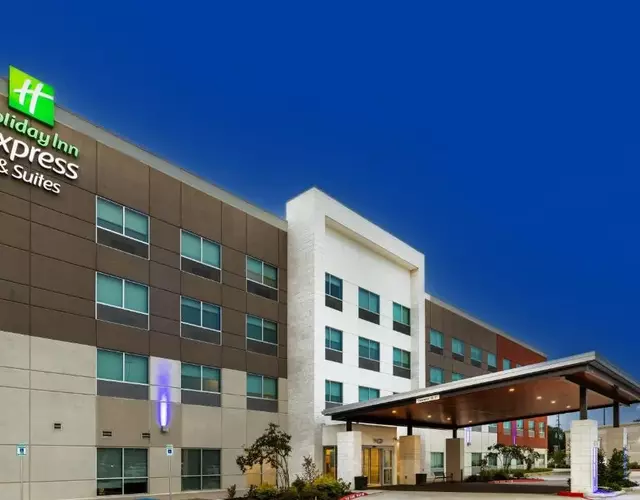 Holiday Inn Express & Suites - Stafford NW - Sugar Land by IHG