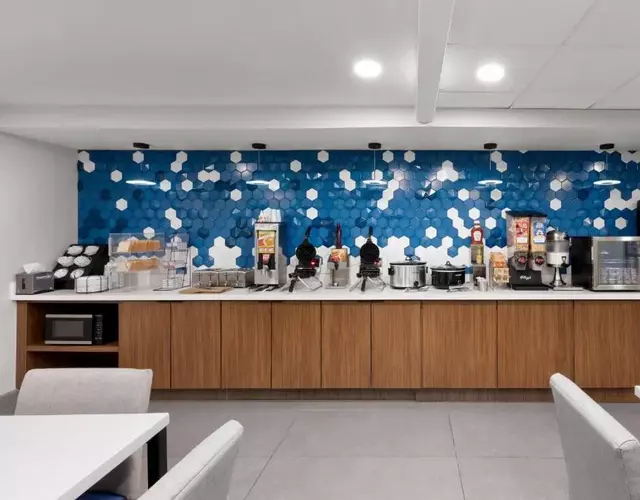 La Quinta by Wyndham Houston Stafford Sugarland