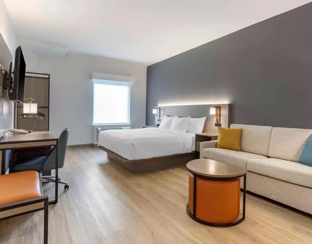 Comfort Inn & Suites Newark Liberty International Airport