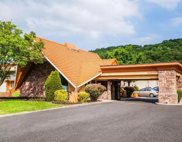 Howard Johnson by Wyndham North Plainfield