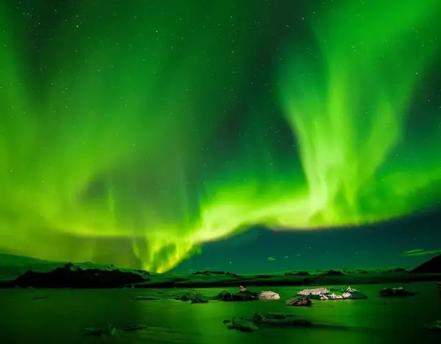 Cabin in Lofoten - Northern Lights view