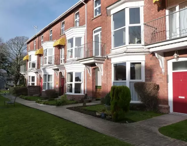 Hurst Dene Aparthotel